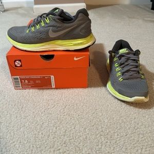 Women’s Nike Lunarglide +4 in original box size 7.5